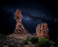 Balanced Rock  with Milky Way_DSC2327