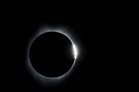 The Wedding Ring with subdued rays.
